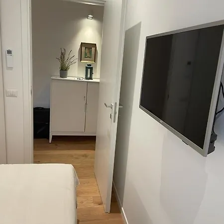 Est Apartment *