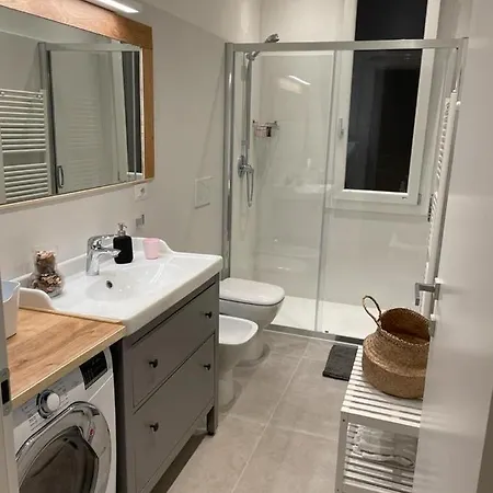 Est Apartment *
